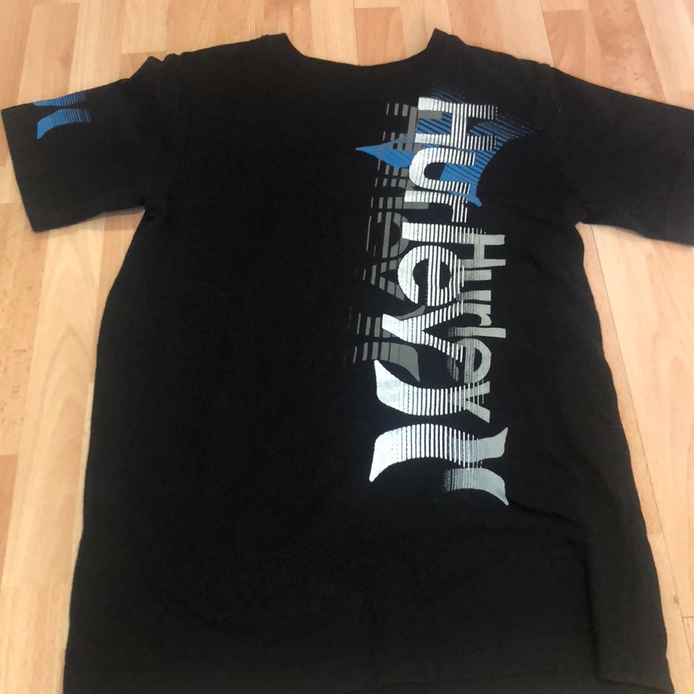 Hurley t shirt